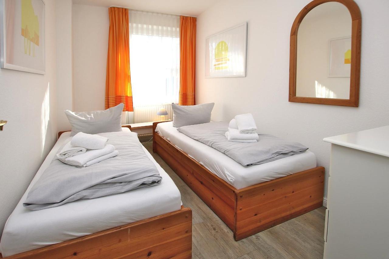 Waldstrasse 19A, Whg 22, Feriendomizil Am Suedstra Apartman Wyk auf Föhr Kültér fotó